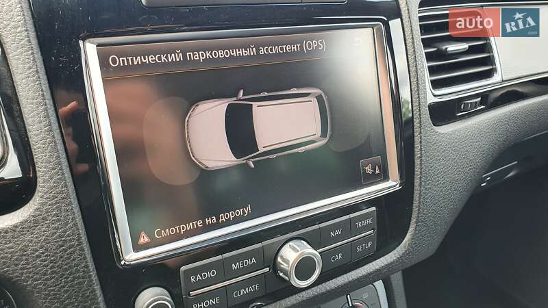 Внедорожник / Кроссовер Volkswagen Touareg 2013 в Киеве