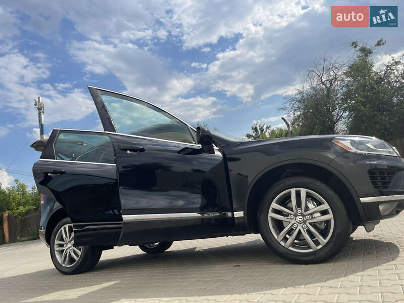Внедорожник / Кроссовер Volkswagen Touareg 2015 в Киеве фото 13 Внедорожник / Кроссовер Volkswagen Touareg 2015 в Киеве