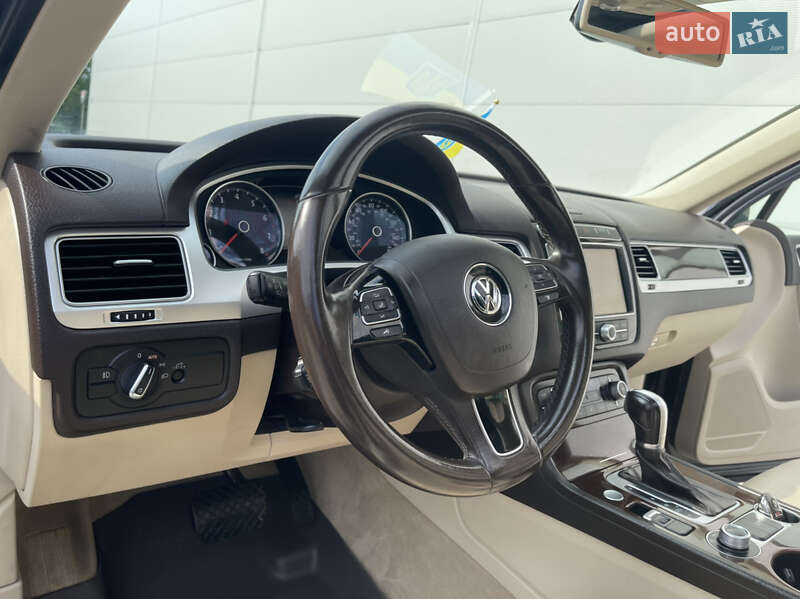 Внедорожник / Кроссовер Volkswagen Touareg 2015 в Киеве фото 44 Внедорожник / Кроссовер Volkswagen Touareg 2015 в Киеве