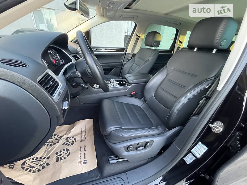 Позашляховик / Кросовер Volkswagen Touareg 2014 в Луцьку