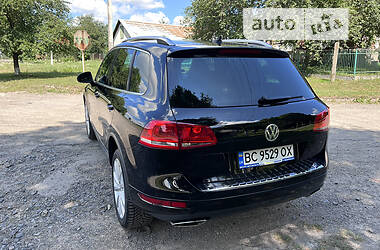 Позашляховик / Кросовер Volkswagen Touareg 2012 в Бродах