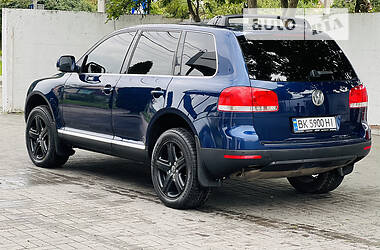 Позашляховик / Кросовер Volkswagen Touareg 2005 в Рівному