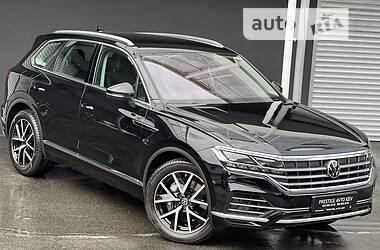 Позашляховик / Кросовер Volkswagen Touareg 2022 в Києві