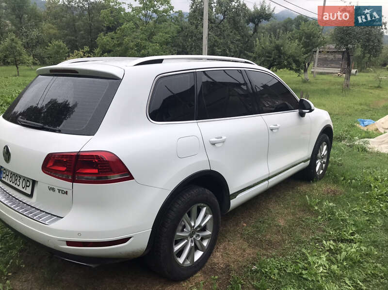 Позашляховик / Кросовер Volkswagen Touareg 2013 в Одесі