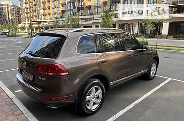Позашляховик / Кросовер Volkswagen Touareg 2013 в 
