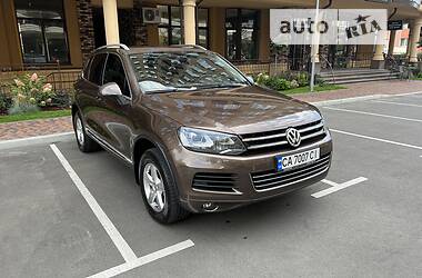 Позашляховик / Кросовер Volkswagen Touareg 2013 в 