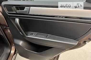 Позашляховик / Кросовер Volkswagen Touareg 2013 в 