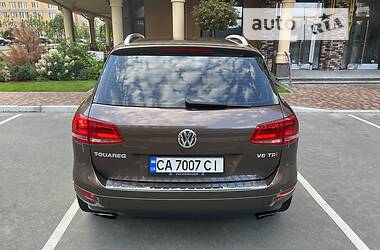 Позашляховик / Кросовер Volkswagen Touareg 2013 в 