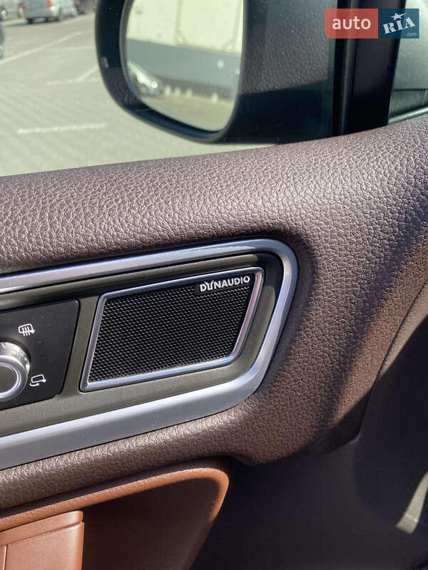 Внедорожник / Кроссовер Volkswagen Touareg 2012 в Киеве