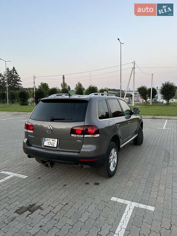 Позашляховик / Кросовер Volkswagen Touareg 2009 в Бродах