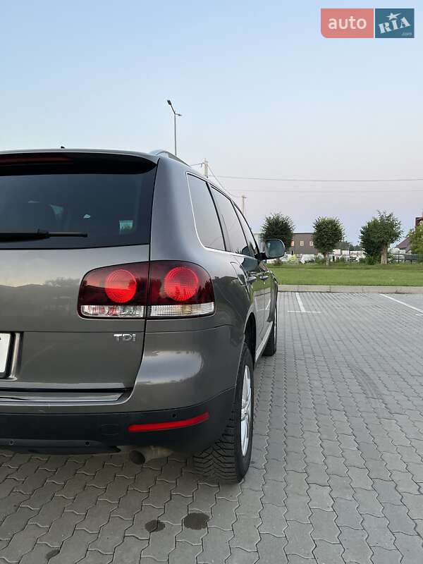 Позашляховик / Кросовер Volkswagen Touareg 2009 в Бродах