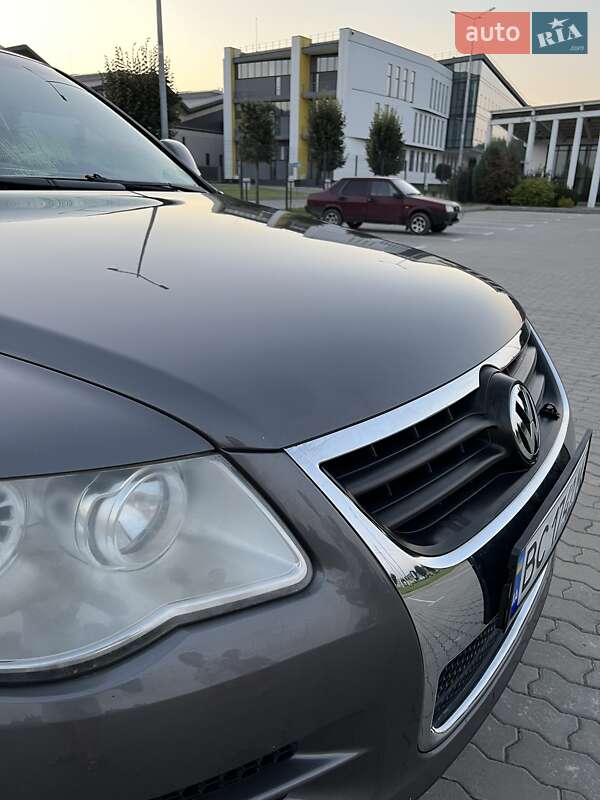 Позашляховик / Кросовер Volkswagen Touareg 2009 в Бродах