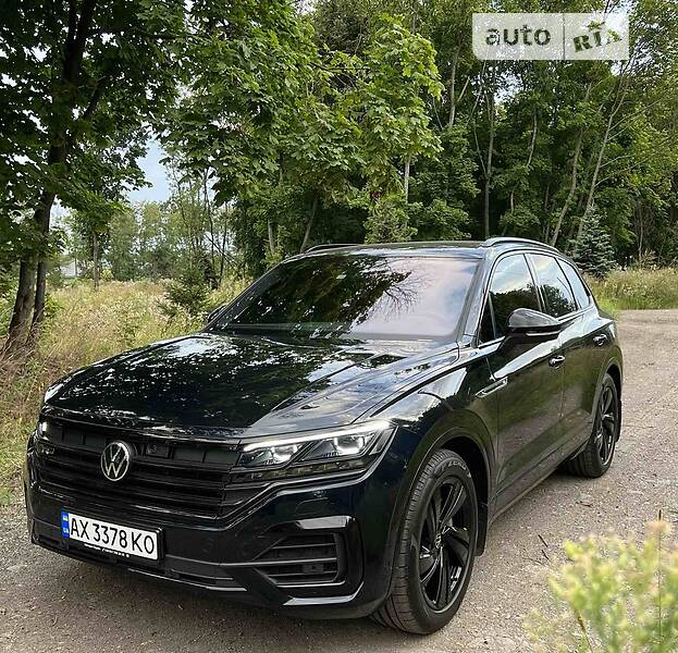 Минивэн Volkswagen Touareg 2021 в Киеве