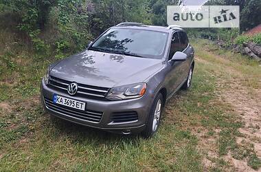 Внедорожник / Кроссовер Volkswagen Touareg 2012 в Виннице