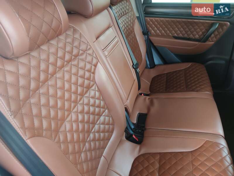 Позашляховик / Кросовер Volkswagen Touareg 2014 в Дніпрі