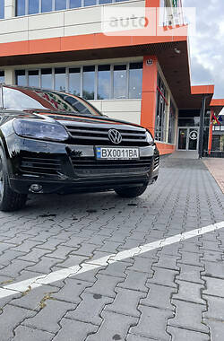 Внедорожник / Кроссовер Volkswagen Touareg 2013 в Хмельницком