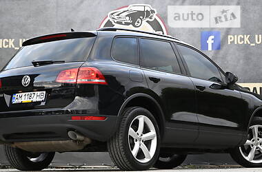 Внедорожник / Кроссовер Volkswagen Touareg 2011 в Бердичеве