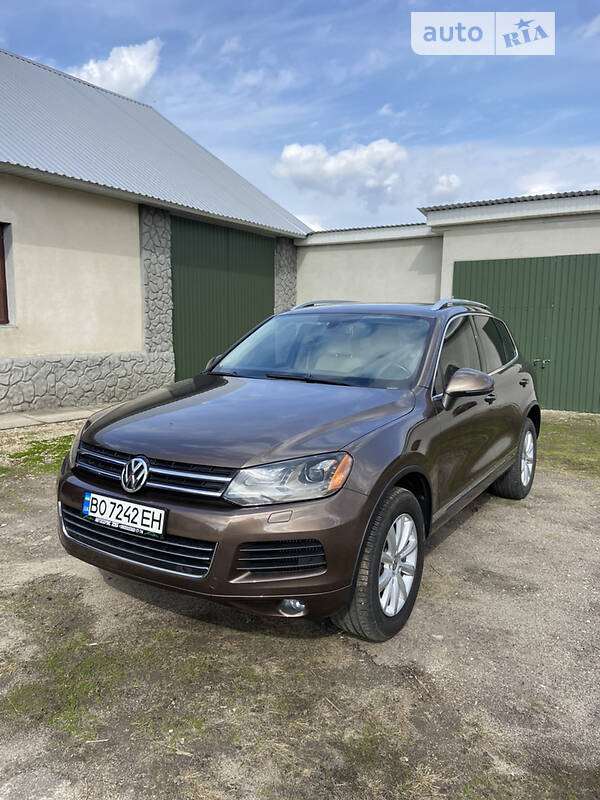 Внедорожник / Кроссовер Volkswagen Touareg 2011 в Бродах