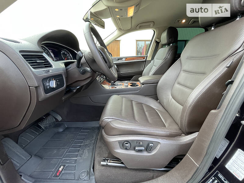 Внедорожник / Кроссовер Volkswagen Touareg 2010 в Бердичеве
