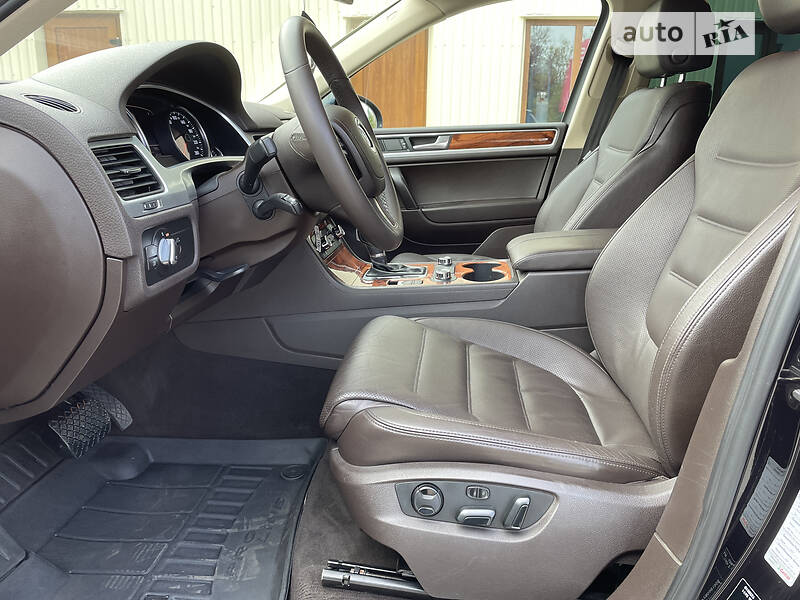 Внедорожник / Кроссовер Volkswagen Touareg 2010 в Бердичеве