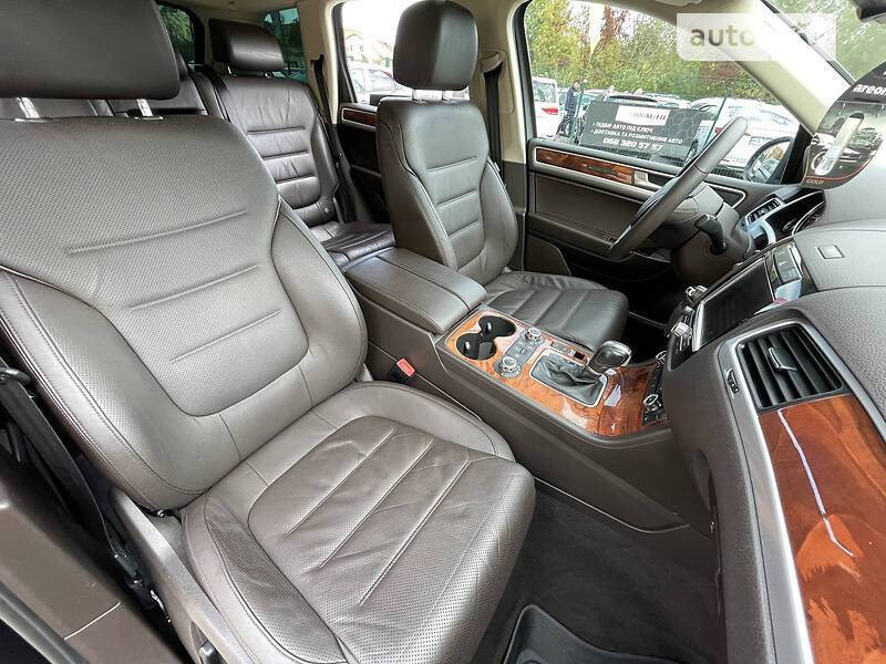 Внедорожник / Кроссовер Volkswagen Touareg 2010 в Бердичеве