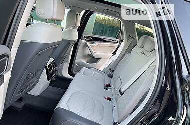 Внедорожник / Кроссовер Volkswagen Touareg 2020 в 