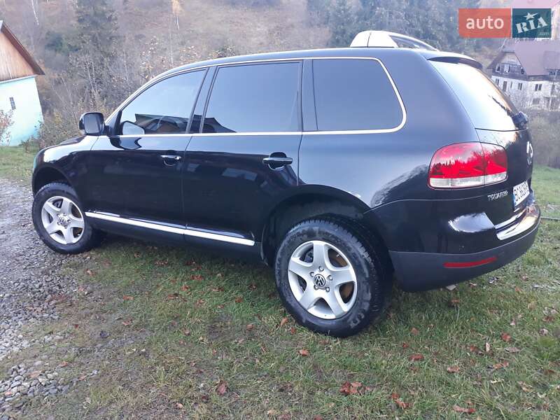 Позашляховик / Кросовер Volkswagen Touareg 2005 в Львові