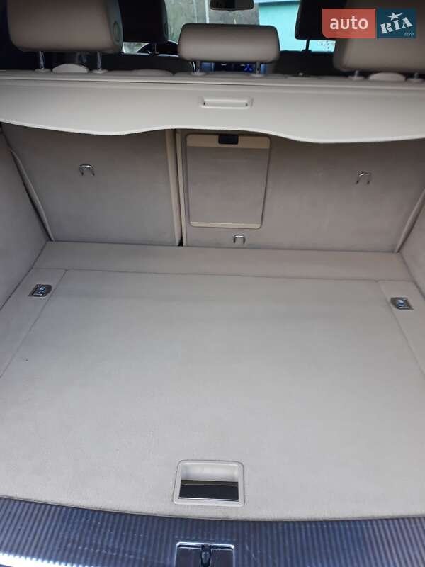 Позашляховик / Кросовер Volkswagen Touareg 2005 в Львові