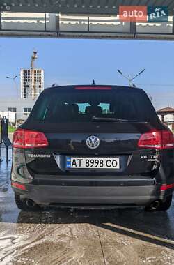 Позашляховик / Кросовер Volkswagen Touareg 2014 в 