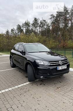 Позашляховик / Кросовер Volkswagen Touareg 2014 в Пирятині