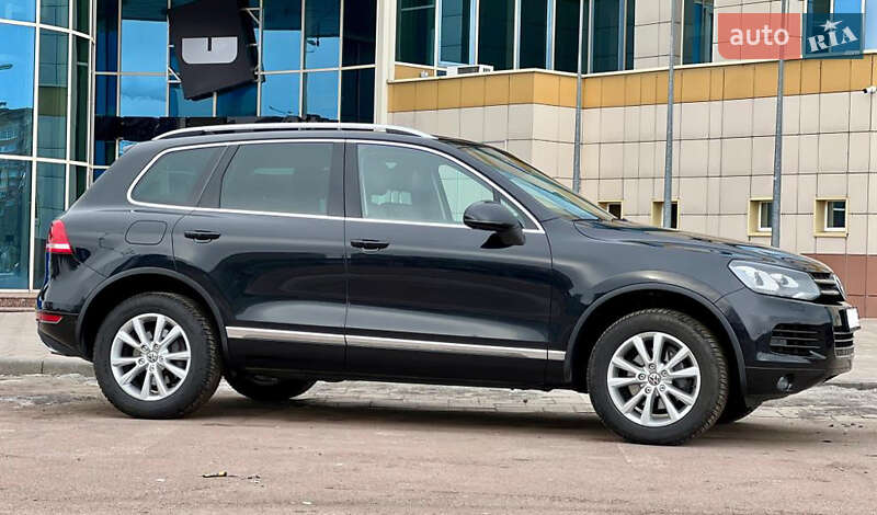 Внедорожник / Кроссовер Volkswagen Touareg 2014 в Харькове