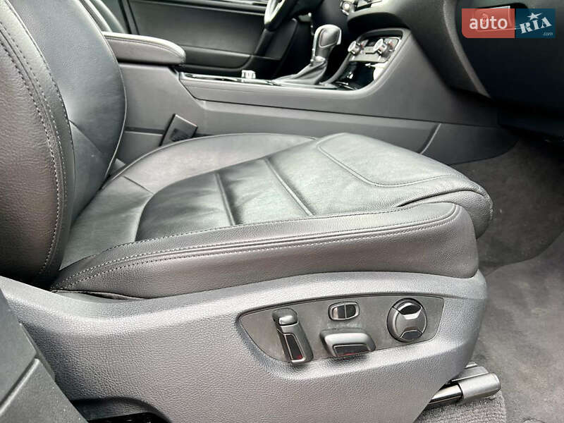 Внедорожник / Кроссовер Volkswagen Touareg 2014 в Харькове
