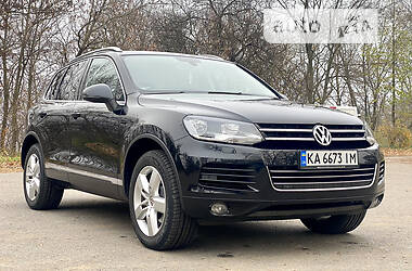 Внедорожник / Кроссовер Volkswagen Touareg 2012 в Полтаве