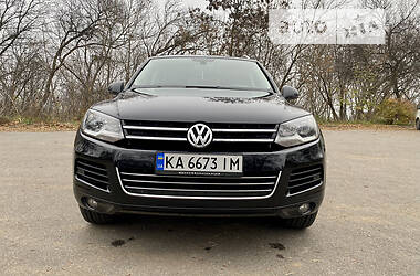 Внедорожник / Кроссовер Volkswagen Touareg 2012 в Полтаве