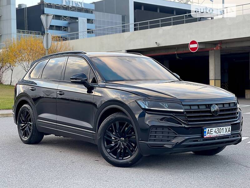 Внедорожник / Кроссовер Volkswagen Touareg 2021 в Киеве