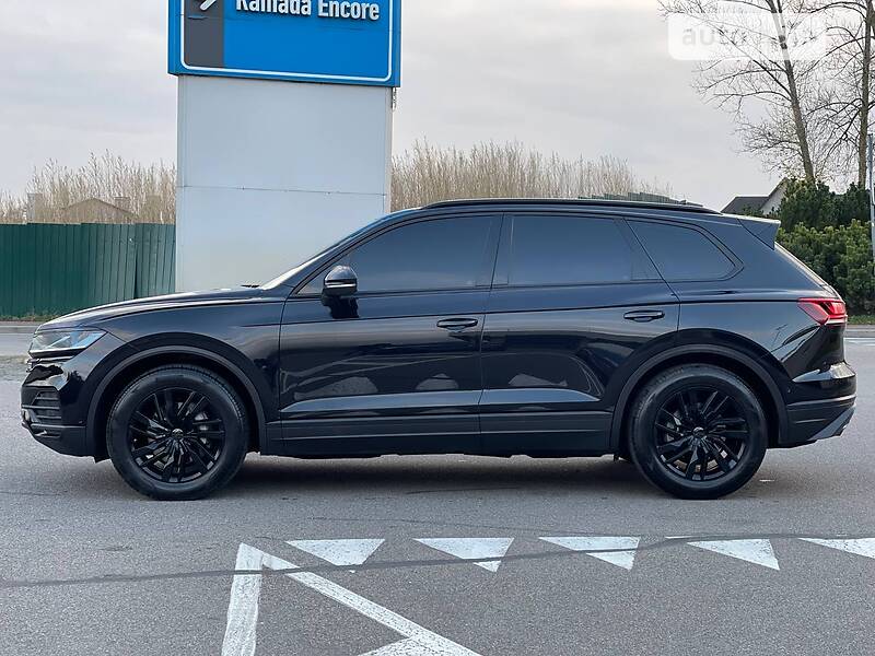 Внедорожник / Кроссовер Volkswagen Touareg 2021 в Киеве