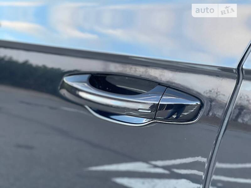 Внедорожник / Кроссовер Volkswagen Touareg 2021 в Киеве