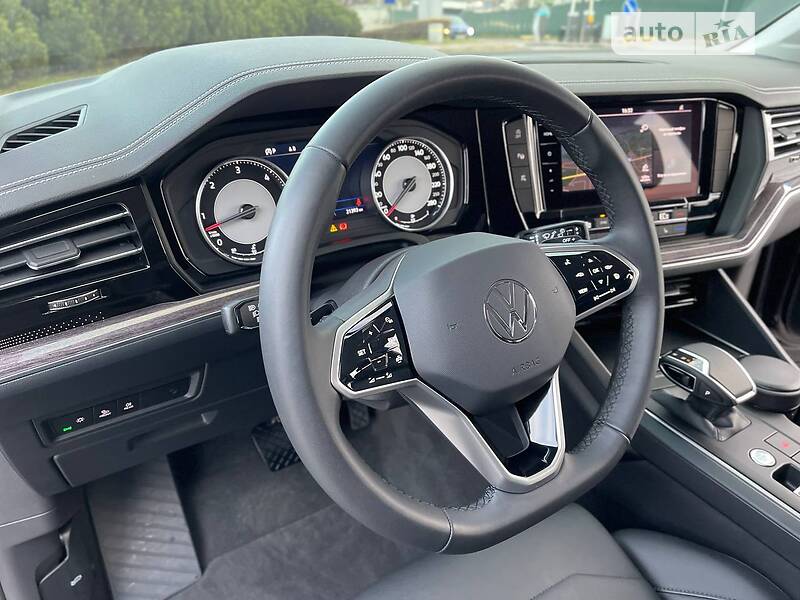Внедорожник / Кроссовер Volkswagen Touareg 2021 в Киеве