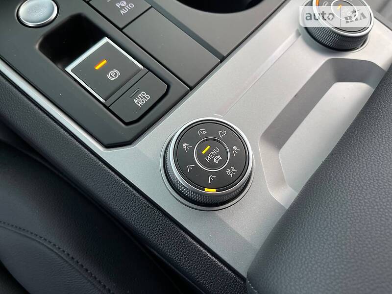 Внедорожник / Кроссовер Volkswagen Touareg 2021 в Киеве