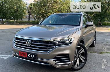 Позашляховик / Кросовер Volkswagen Touareg 2019 в Києві