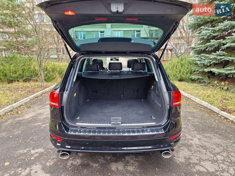 Позашляховик / Кросовер Volkswagen Touareg 2013 в Рівному