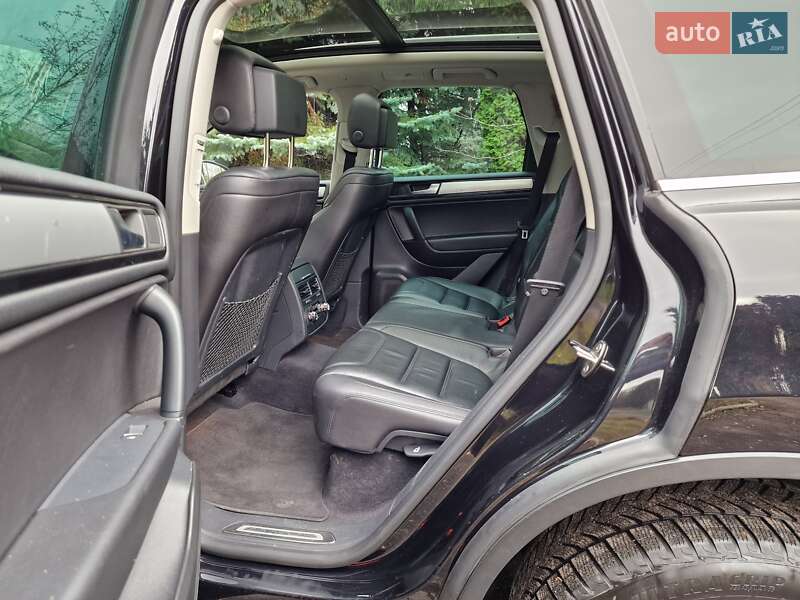 Позашляховик / Кросовер Volkswagen Touareg 2013 в Рівному