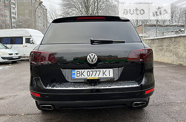 Внедорожник / Кроссовер Volkswagen Touareg 2013 в Ровно