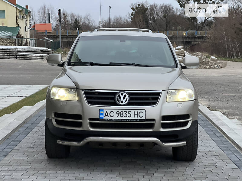 Внедорожник / Кроссовер Volkswagen Touareg 2004 в Луцке