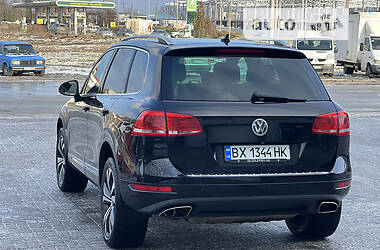 Внедорожник / Кроссовер Volkswagen Touareg 2010 в 