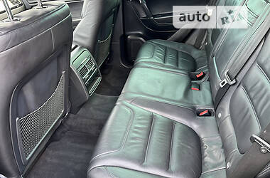 Внедорожник / Кроссовер Volkswagen Touareg 2010 в 