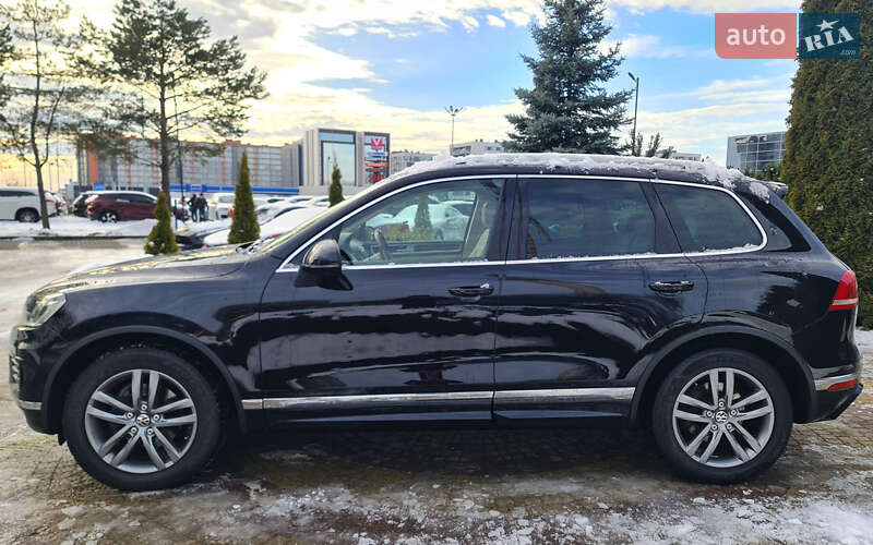 Внедорожник / Кроссовер Volkswagen Touareg 2015 в Львове