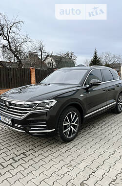 Внедорожник / Кроссовер Volkswagen Touareg 2021 в Киеве