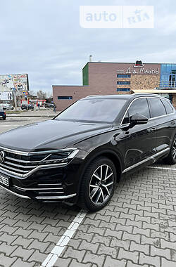 Внедорожник / Кроссовер Volkswagen Touareg 2021 в Киеве