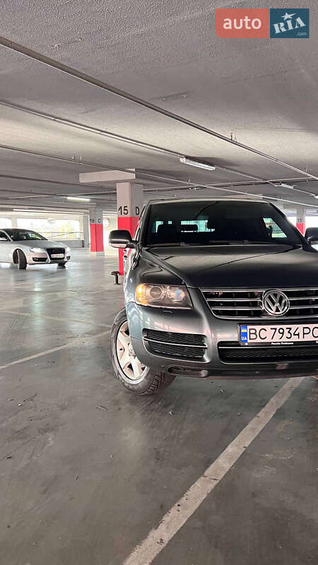 Позашляховик / Кросовер Volkswagen Touareg 2005 в Львові